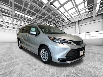 New 2025 Toyota Sienna XLE