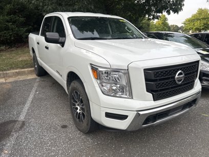 Used 2022 Nissan Titan SV