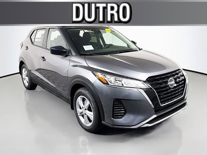New 2025 Nissan Kicks Play S