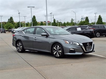 Certified 2022 Nissan Altima 2.5 SV w/ SV Premium Package