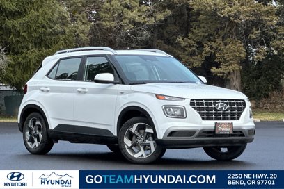 New 2025 Hyundai Venue SEL