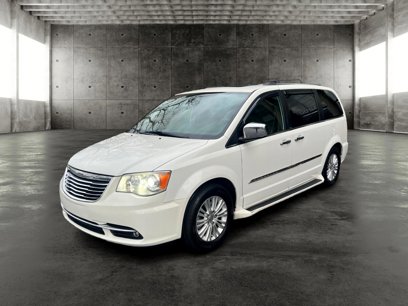 Used 2013 Chrysler Town & Country Limited w/ Luxury Group