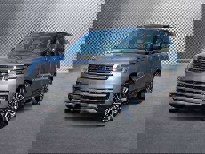 New 2025 Land Rover Range Rover SE