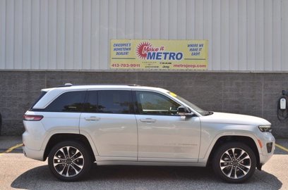 Used 2022 Jeep Grand Cherokee Overland w/ Luxury Tech Group IV