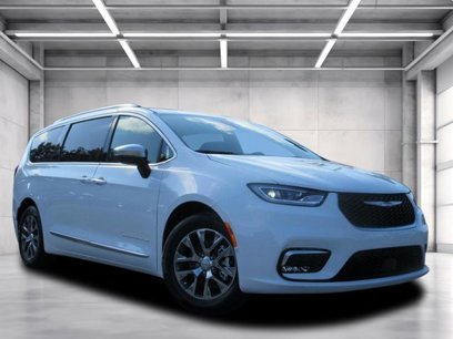 New 2025 Chrysler Pacifica Pinnacle