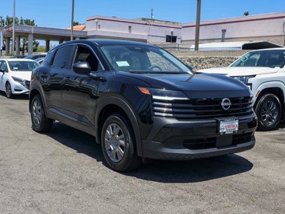 New 2025 Nissan Kicks S w/ Charging Package