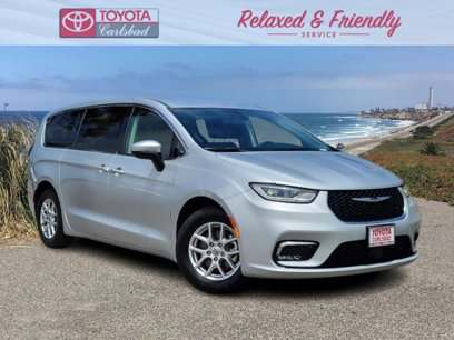 Used 2023 Chrysler Pacifica Touring-L