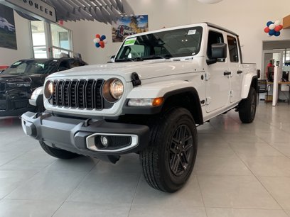 New 2025 Jeep Gladiator Sport