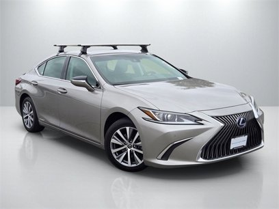 Used 2020 Lexus ES 300h w/ Premium Package