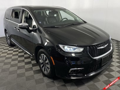 Used 2023 Chrysler Pacifica Limited