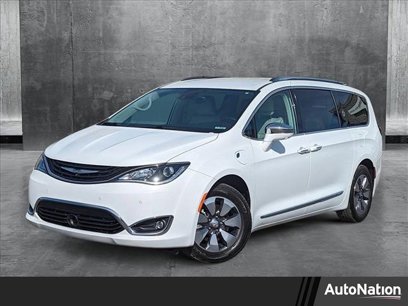 Used 2018 Chrysler Pacifica Limited w/ Advanced Safetytec Group