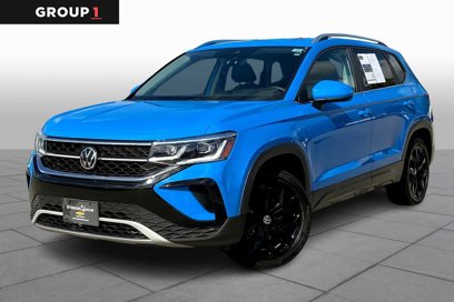 Used 2022 Volkswagen Taos SEL w/ Panoramic Sunroof Package