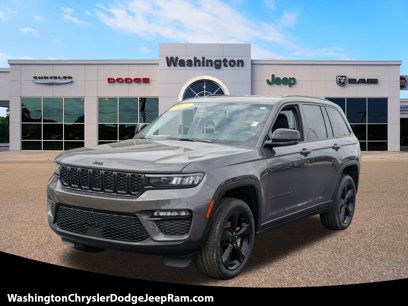 Used 2024 Jeep Grand Cherokee Limited w/ Black Appearance Package