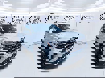 New 2025 Volkswagen Atlas SE