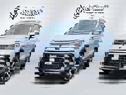New 2025 Volkswagen Taos SEL