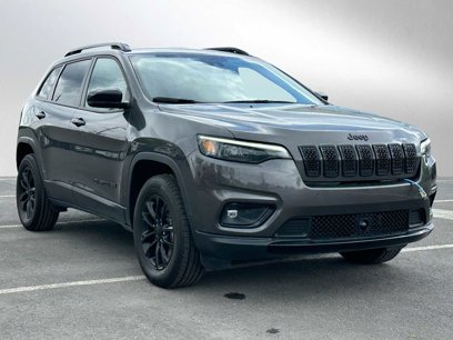 Used 2023 Jeep Cherokee Altitude Lux