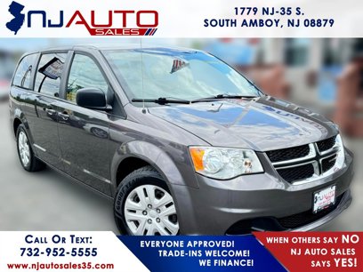 Used 2018 Dodge Grand Caravan SE w/ UConnect Hands-Free Group