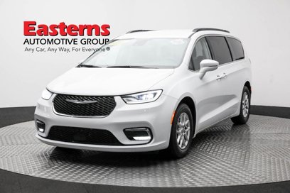 Used 2022 Chrysler Pacifica Touring-L