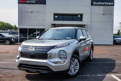 New 2025 Mitsubishi Outlander ES