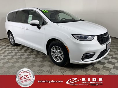 Used 2023 Chrysler Pacifica Touring-L
