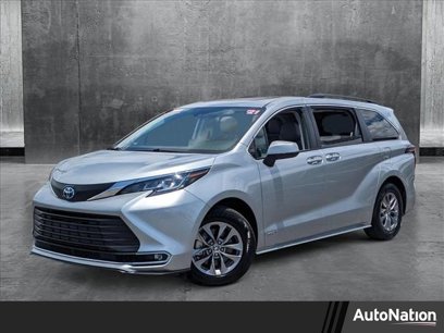 Used 2021 Toyota Sienna XLE w/ XLE Plus Package