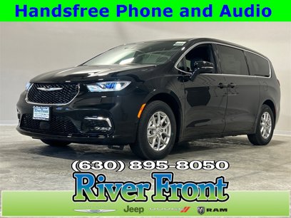 New 2025 Chrysler Pacifica Select