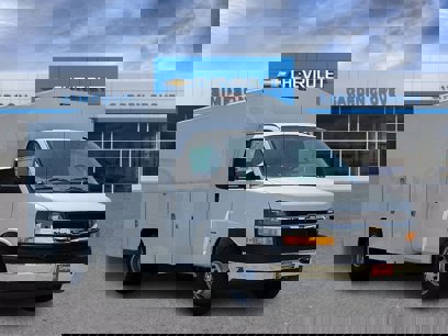 New 2025 Chevrolet Express 3500 w/ Power Convenience Package