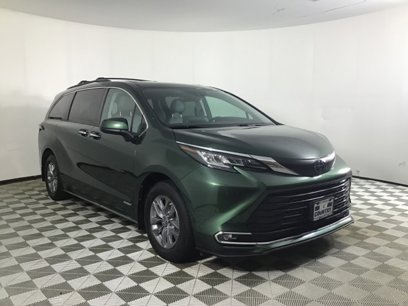 Used 2021 Toyota Sienna XLE