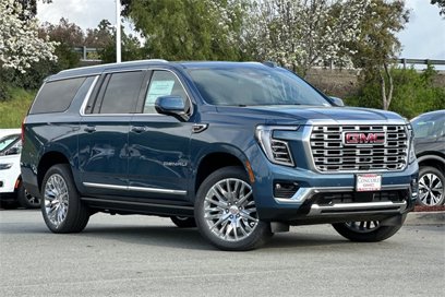 New 2025 GMC Yukon XL Denali w/ Sun & Power Step Package