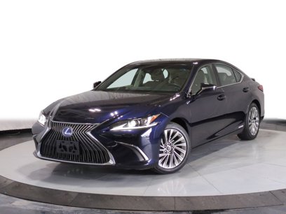 Used 2019 Lexus ES 300h w/ Luxury Package