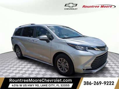 Used 2021 Toyota Sienna XLE
