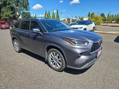 Used 2023 Toyota Highlander Limited