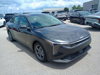 New 2025 Kia K4 LXS