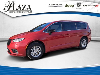 New 2025 Chrysler Pacifica Select