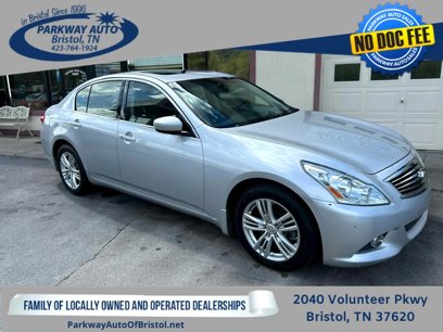 Used 2013 INFINITI G37 x w/ Premium Pkg