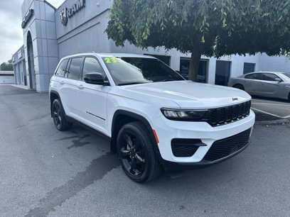 Used 2023 Jeep Grand Cherokee Altitude