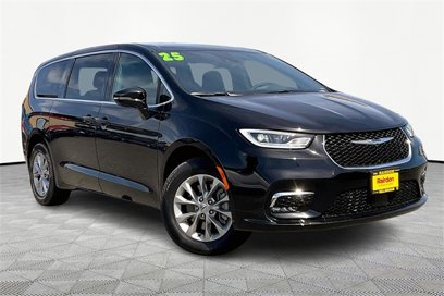 New 2025 Chrysler Pacifica Select