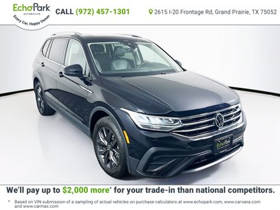 Used 2023 Volkswagen Tiguan SE w/ Panoramic Sunroof Package