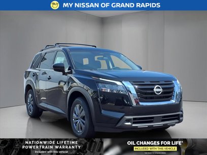 New 2025 Nissan Pathfinder SV w/ Cargo Package