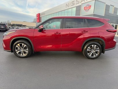 Used 2023 Toyota Highlander XLE