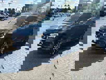 Used 2018 Volvo XC60 T5 Momentum w/ Vision Package