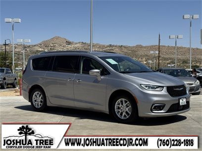 Used 2021 Chrysler Pacifica Touring-L