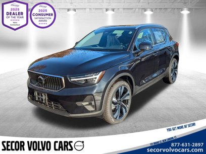 New 2025 Volvo XC40 B5 Plus w/ Protection Package Premier