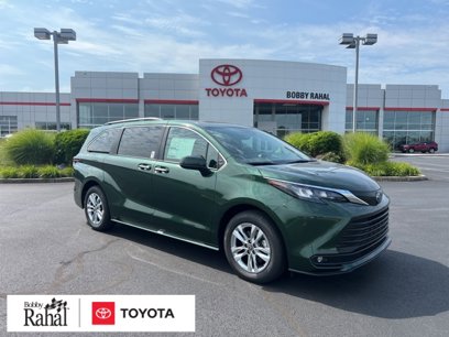 New 2025 Toyota Sienna XLE