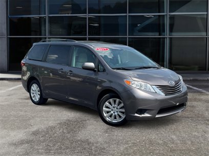 Used 2017 Toyota Sienna LE