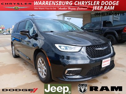 Used 2023 Chrysler Pacifica Touring-L