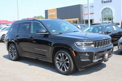 Used 2022 Jeep Grand Cherokee Overland w/ Luxury Tech Group IV