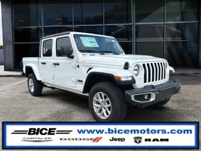 New 2023 Jeep Gladiator Sport