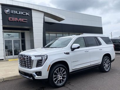 New 2025 GMC Yukon Denali w/ Sun & Power Step Package