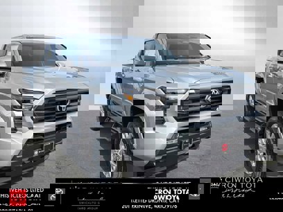 New 2025 Toyota Tacoma SR5